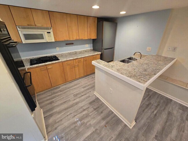 Foto del edificio - 757 Girard St NW