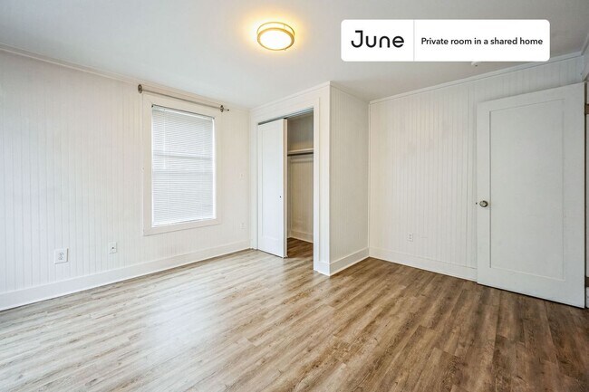 Foto del edificio - Room in Shared 4 bed/1.5 bath home