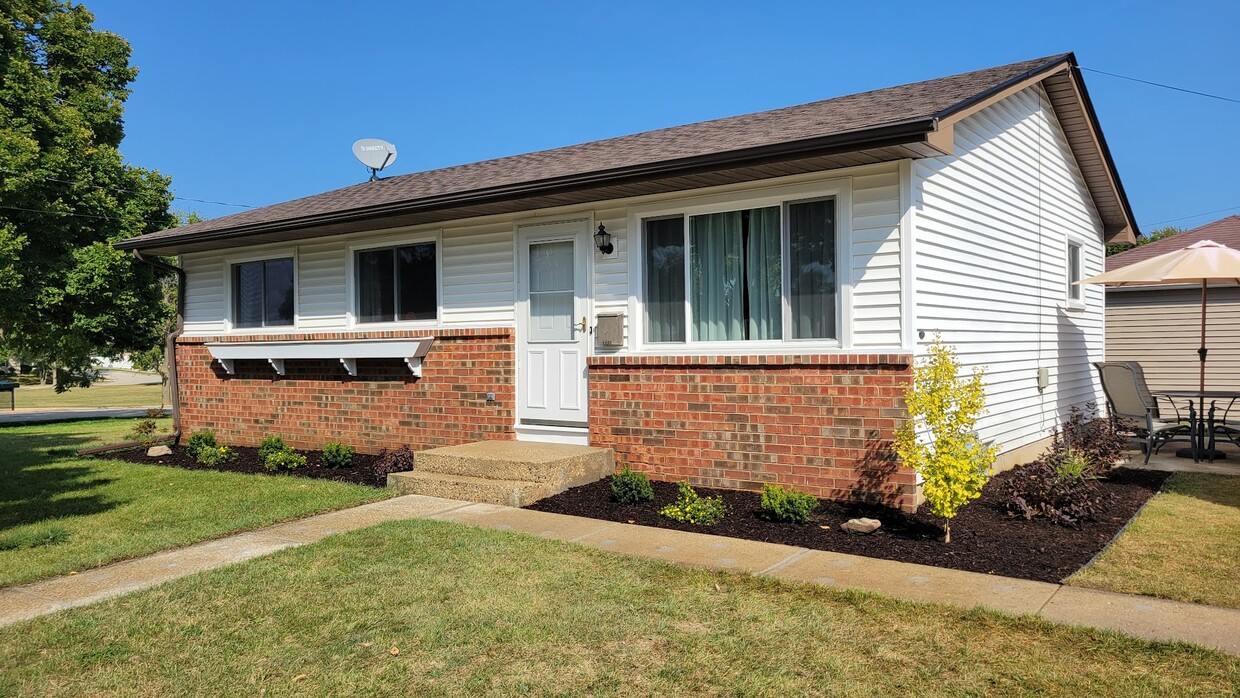 Primary Photo - 6305 49th Ave