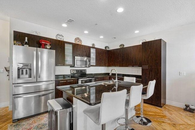 Photo - 4930 NW 15th Ave Townhome
