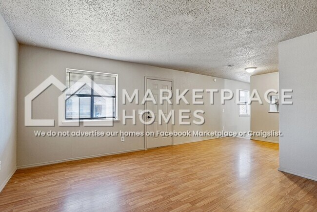 Foto del edificio - 404 E Texas Dr