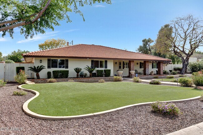 Building Photo - 6821 E Vista Dr