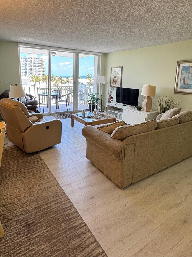 Foto del edificio - 5200 N Ocean Blvd