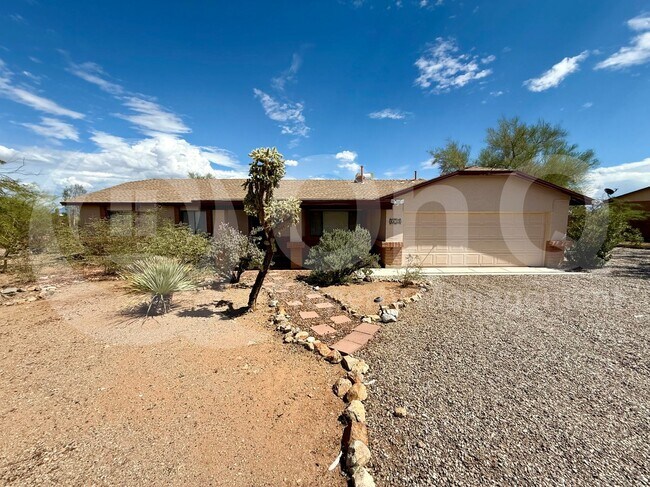 Building Photo - 4832 N Avenida Largo