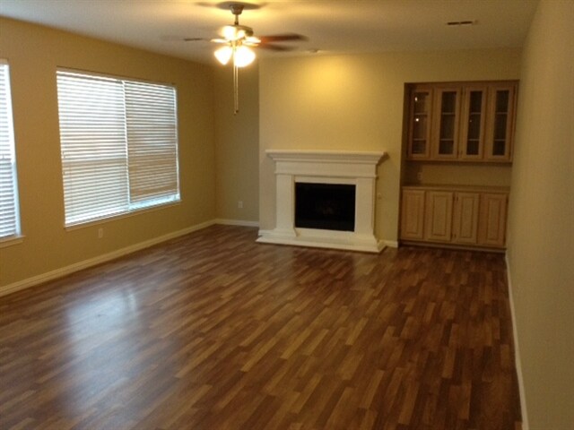 Building Photo - 1217 Ottawa Lane
