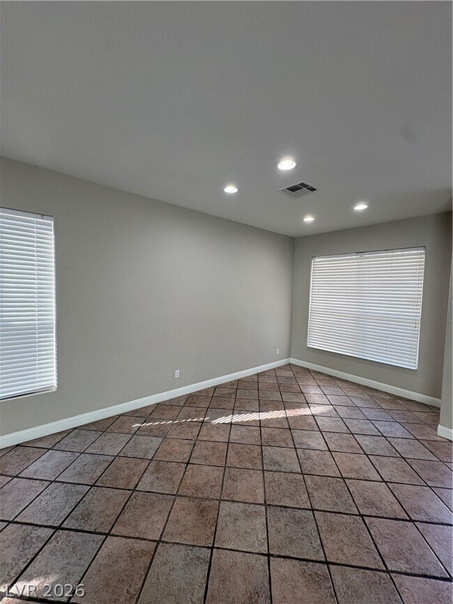 Foto del edificio - 7213 London Bridge Ave