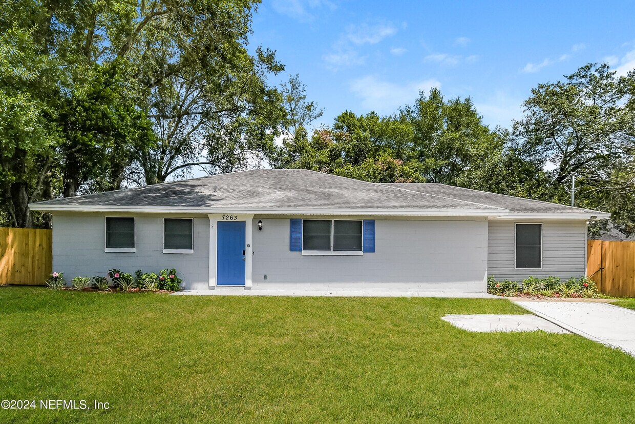 Foto principal - 7263 Eudine Dr N