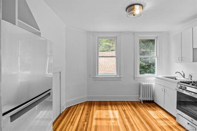 Building Photo - 40 Hamilton Pl