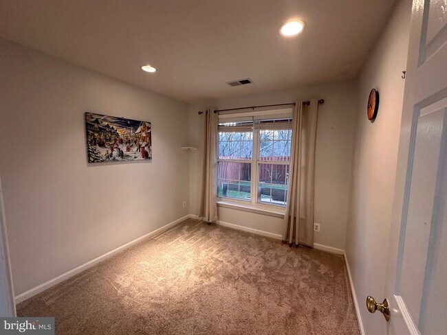 Building Photo - 43855 Tattinger Terrace