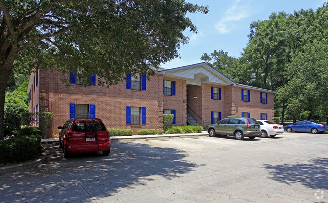 Primary Photo - Bradford Oaks Apartments