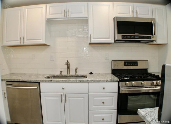 Building Photo - 48677 Sugarbush Rd