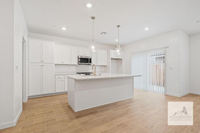 Building Photo - 1017 Springtime Ave