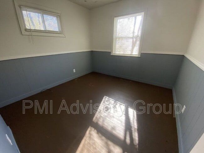 Building Photo - 3136 SE Fremont St