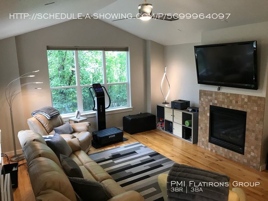 Foto principal - Spacious Indian Peaks Townhouse Close to L...