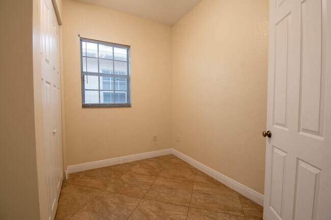 Foto del edificio - 12094 Citrus Grove Blvd