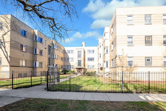 Foto del edificio - Gorgeous 2bed/1bath Condo Unit For Rent in...