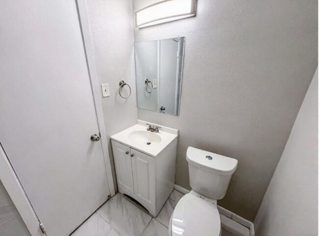 Building Photo - 104 Twining Dr