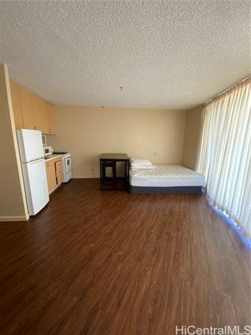 Building Photo - 750 Amana St