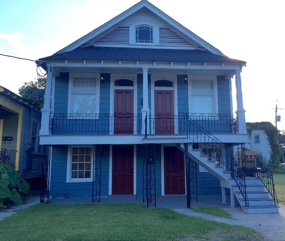 3026 Toledano St, New Orleans, LA 70125 Apartments 3026 Toledano St