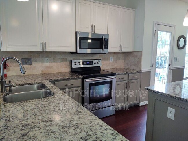 Building Photo - 11704 Borchetta Dr