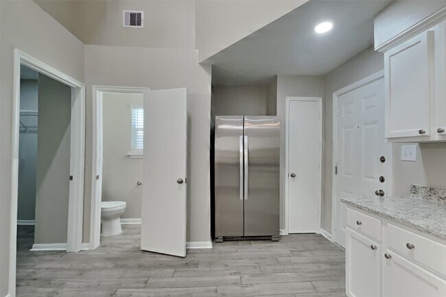 Building Photo - 3431 W Rainmill Dr