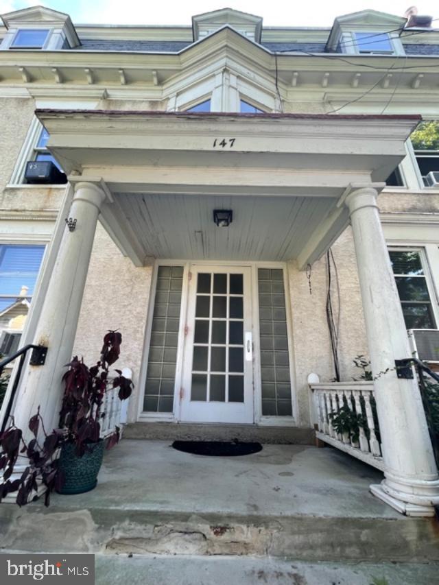 Foto del edificio - 147 N Main St