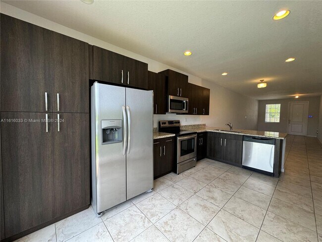 Foto del edificio - 2412 SE 15th St