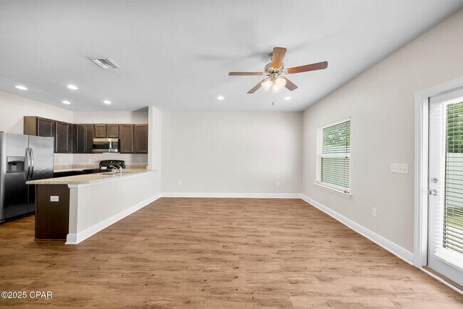 Foto del edificio - 5980 Callaway Cir