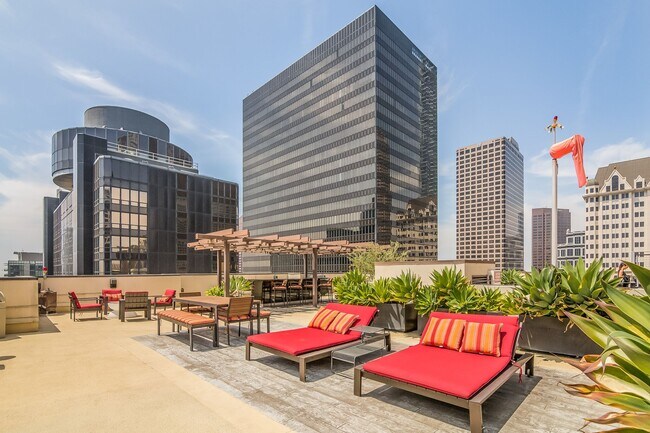 Foto del edificio - 655 S Hope St