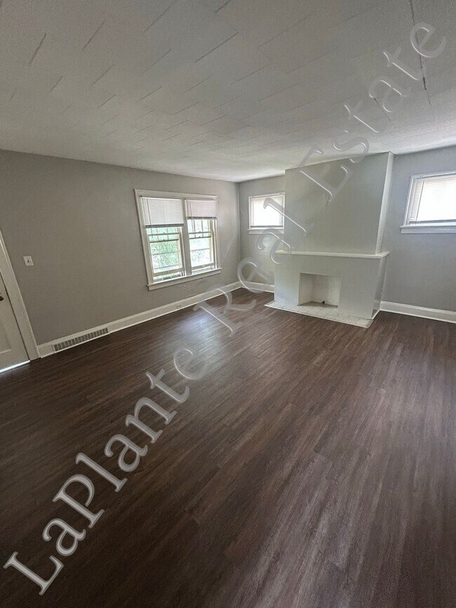 Foto del edificio - 4134 Lyman Ave