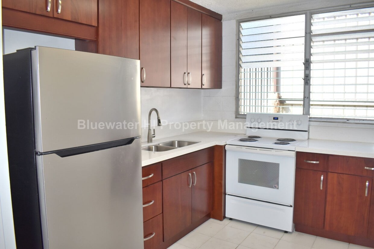 Recently renovated 2/1/1 Pearl Manor Apt. House Rental in Aiea