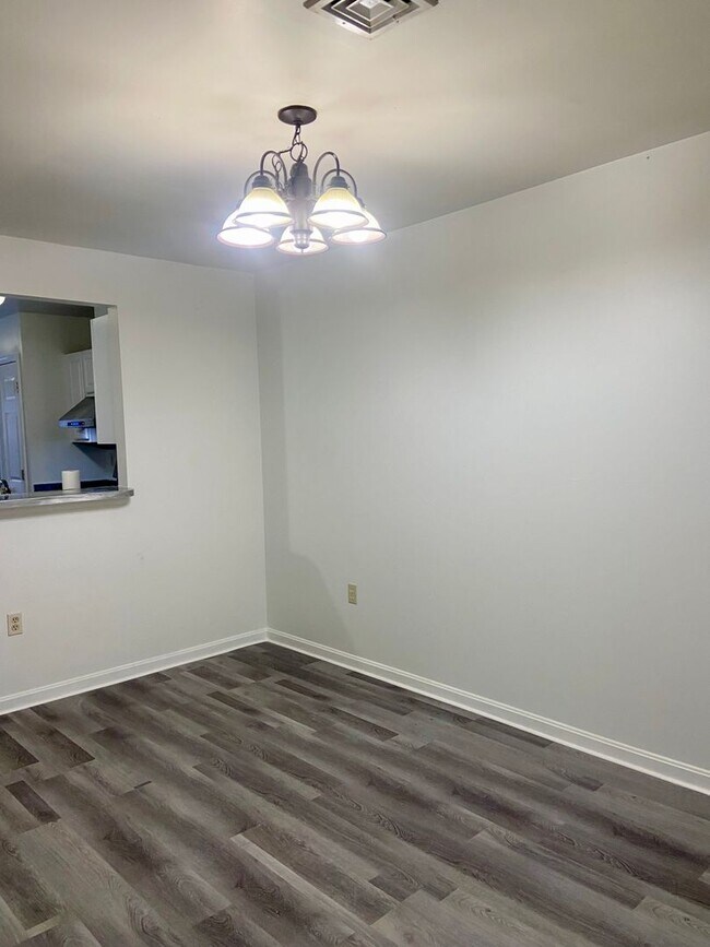 Foto del edificio - 6437 Terrace Ct