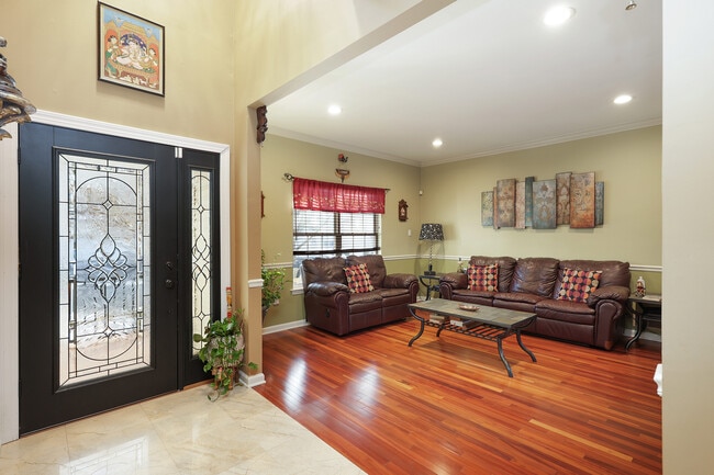 Foto del edificio - 35 Reinhart Way