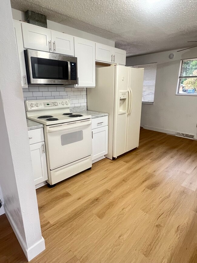 Building Photo - 428 Emery Dr