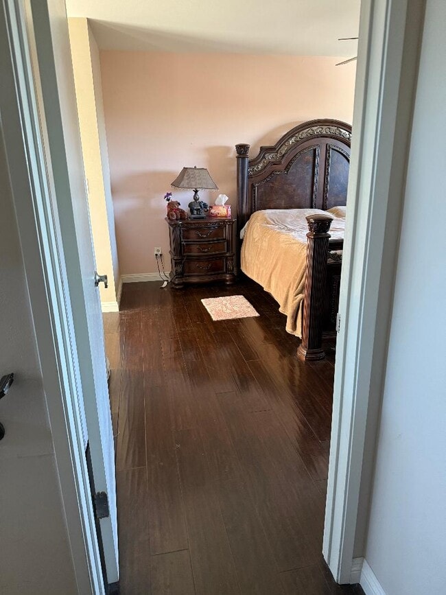 Entrada al dormitorio principal - 7010 Dennison St