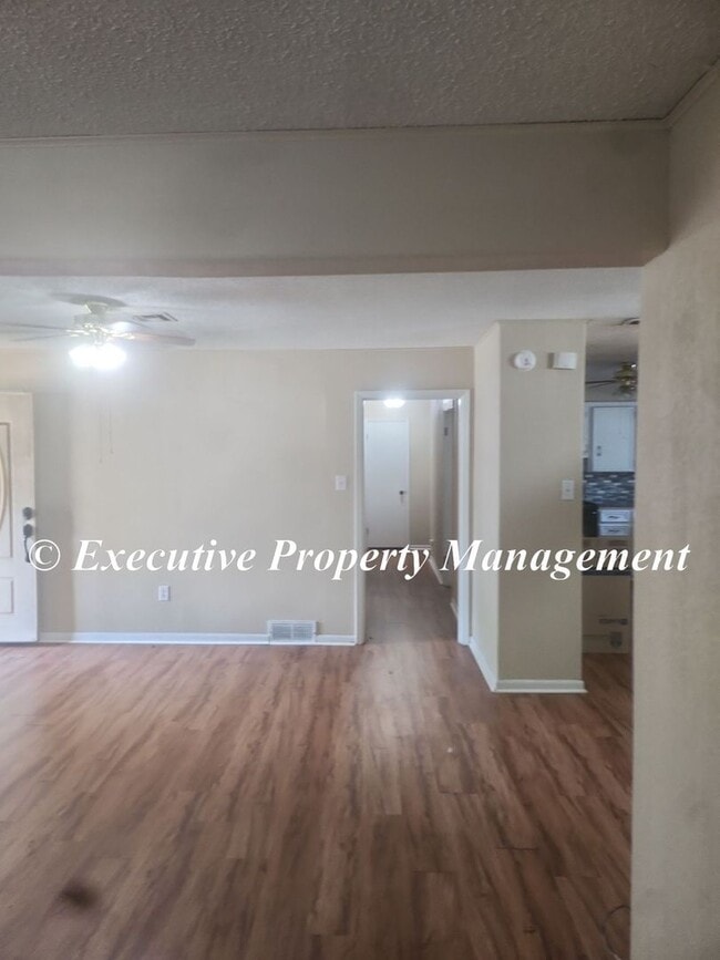 Building Photo - 107 N 28th St