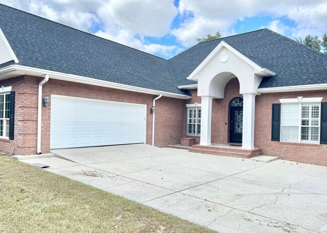 Foto del edificio - Charming 3 Bedroom , 2 Bath Country Home with Lake Views