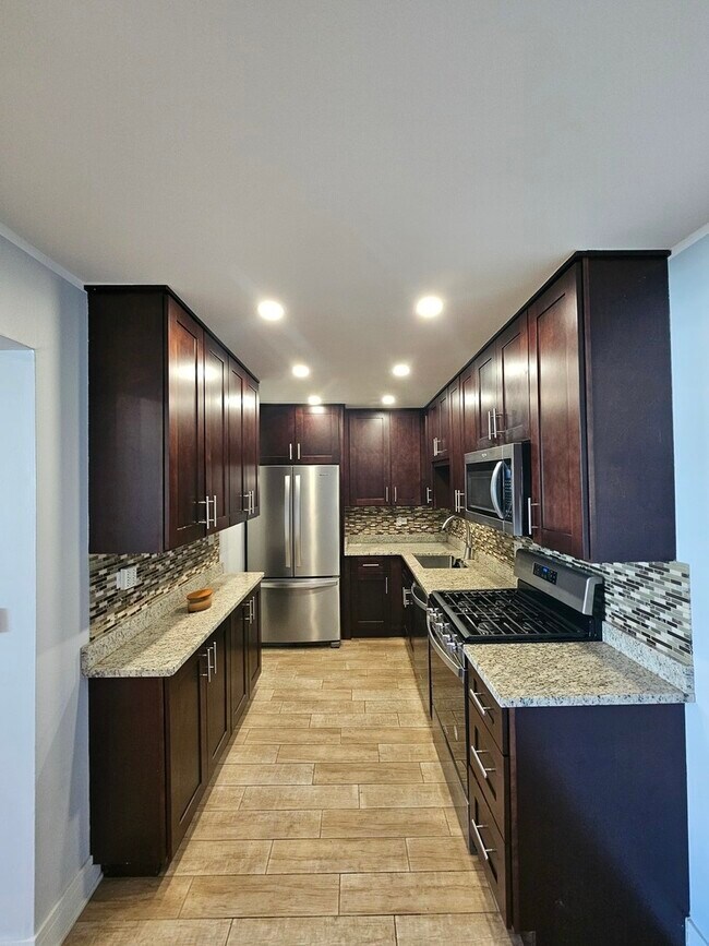 Foto del edificio - 5358 N Cumberland Ave