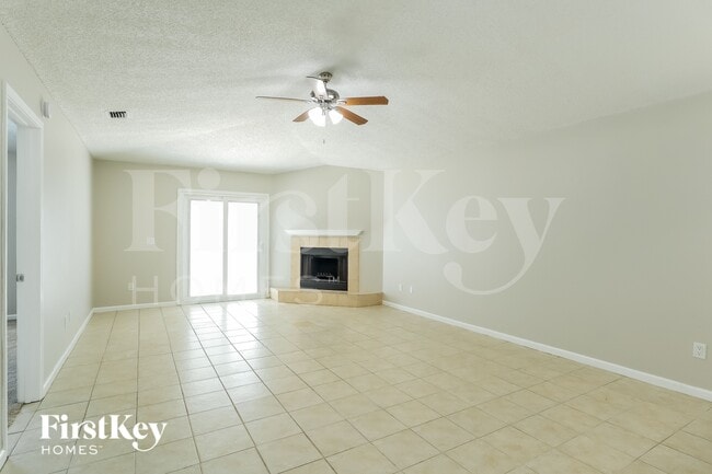 Building Photo - 3021 Caroline Crest Dr E