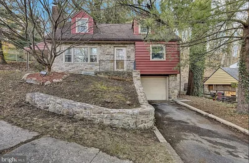 Primary Photo - 212 Laurel Ave