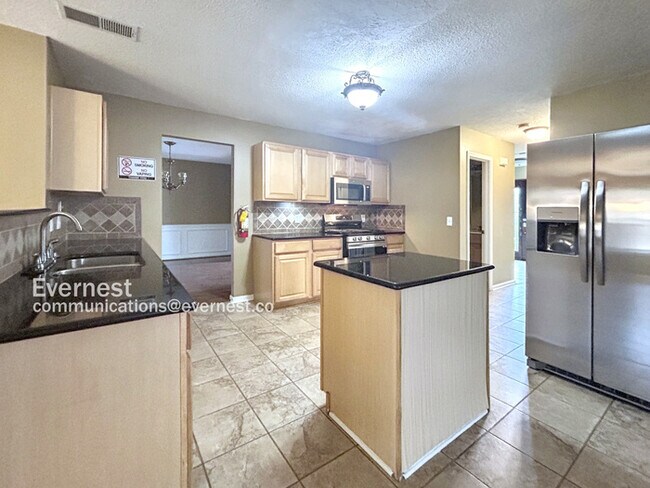 Foto del edificio - 7105 Mahogany Dr