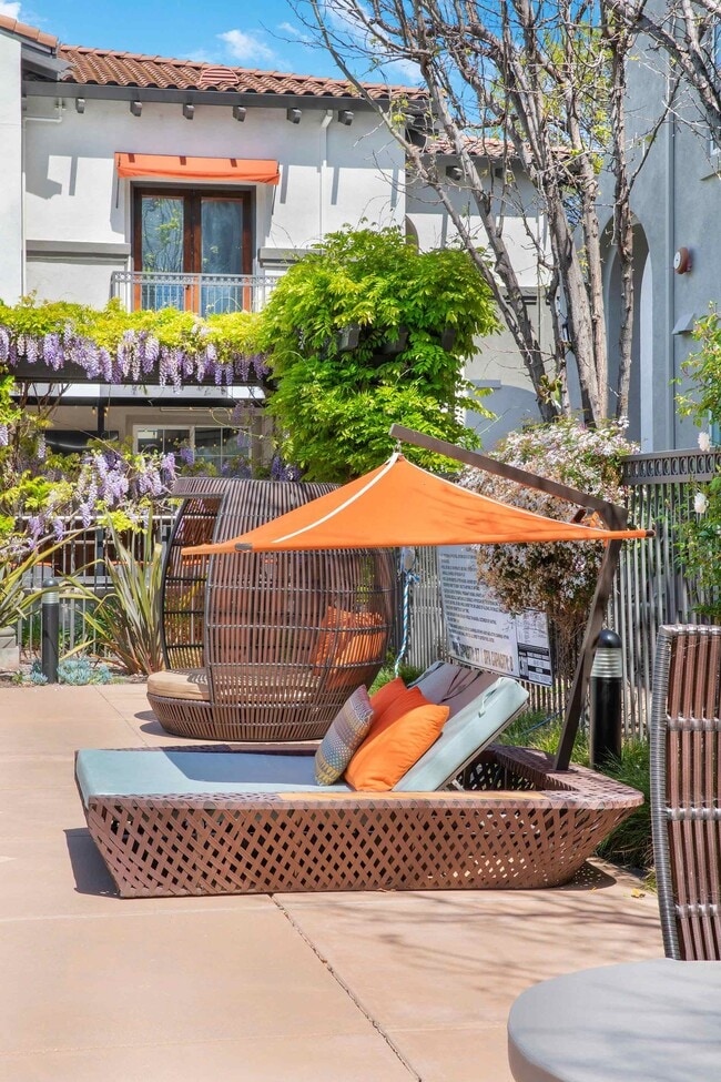 Building Photo - River Terrace