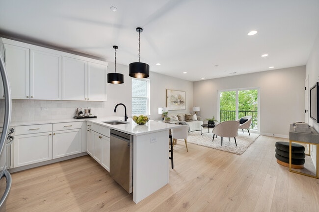 Foto del edificio - 1631 N Lawndale Ave