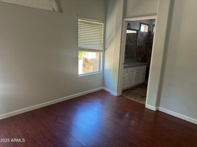 Foto del edificio - 2221 E Union Hills Dr