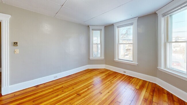 Foto del edificio - 23 Endicott Ave