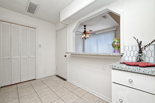 Foto del edificio - 10725 Boardwalk St