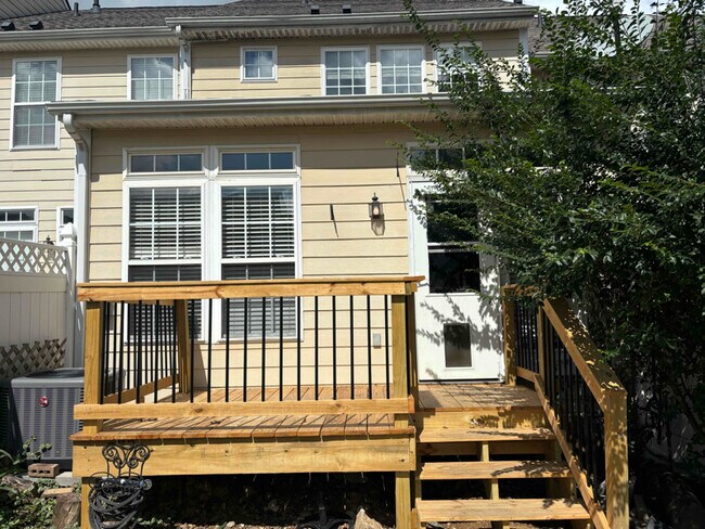 Foto del edificio - 7718 Porter House Dr