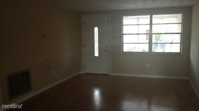 Building Photo - 3 br, 1.5 bath House - 3302 Hoover Drive