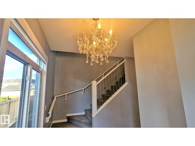 Photo du bâtiment - 2318 Cassidy Way SW