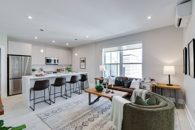 Interior Photo - The Maven